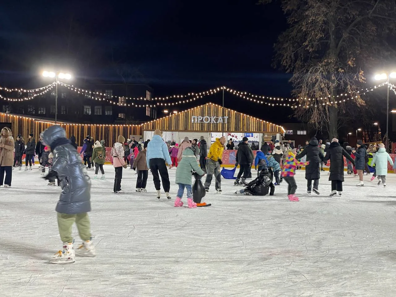 Два главных катка Люберец в новогодние праздники посетили более 12 тысяч человек
