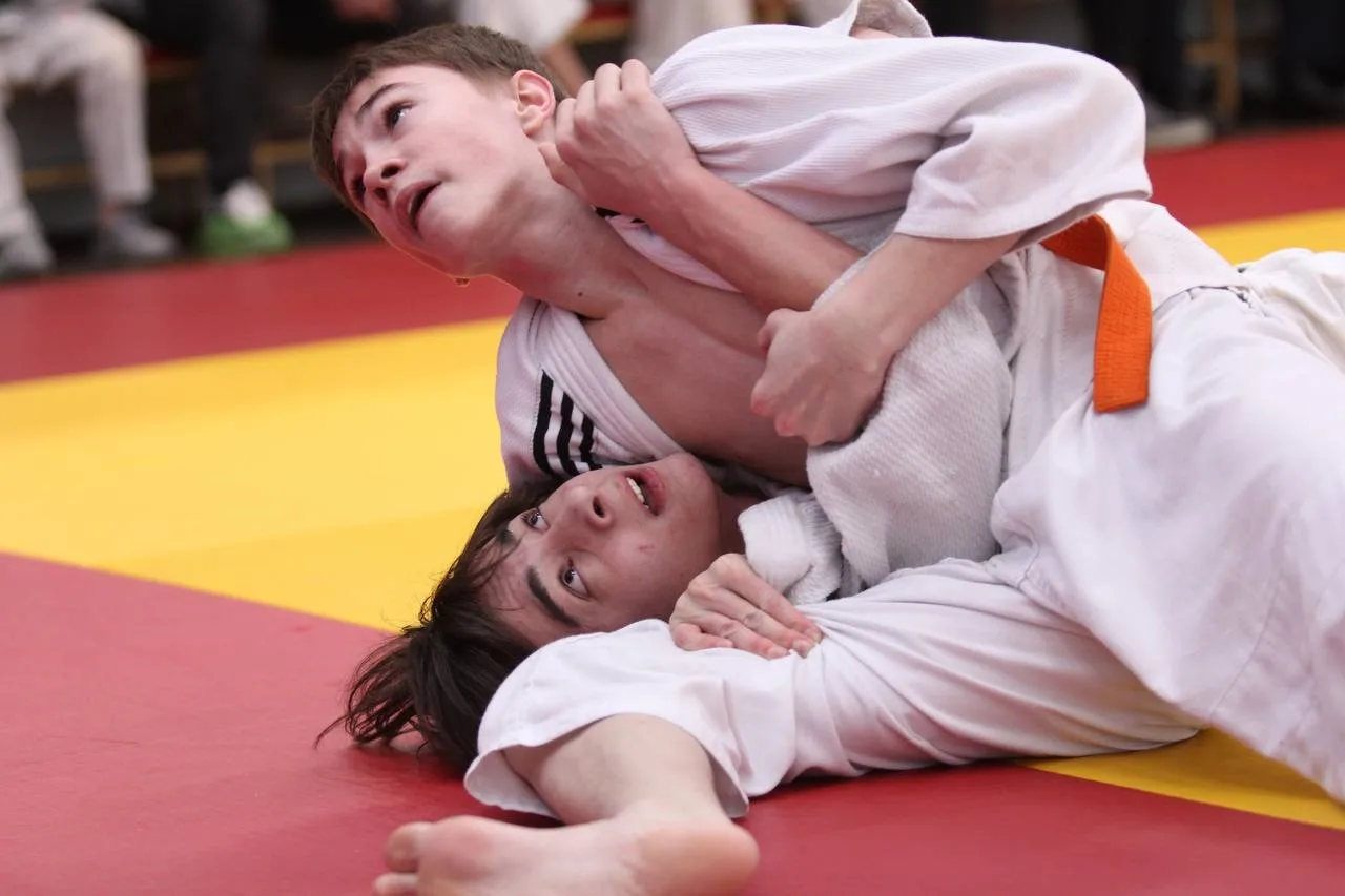 Более 100 спортсменов приняли участие в турнире по дзюдо в Люберцах