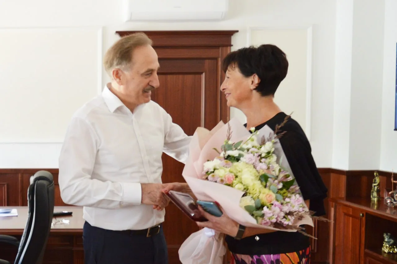 Владимир Ружицкий вручил почетный знак начальнику управления соцполитики Люберец