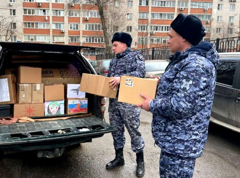 Сотрудники Росгвардии Люберец вместе с ветеранами службы передали гумпомощь для участников СВО