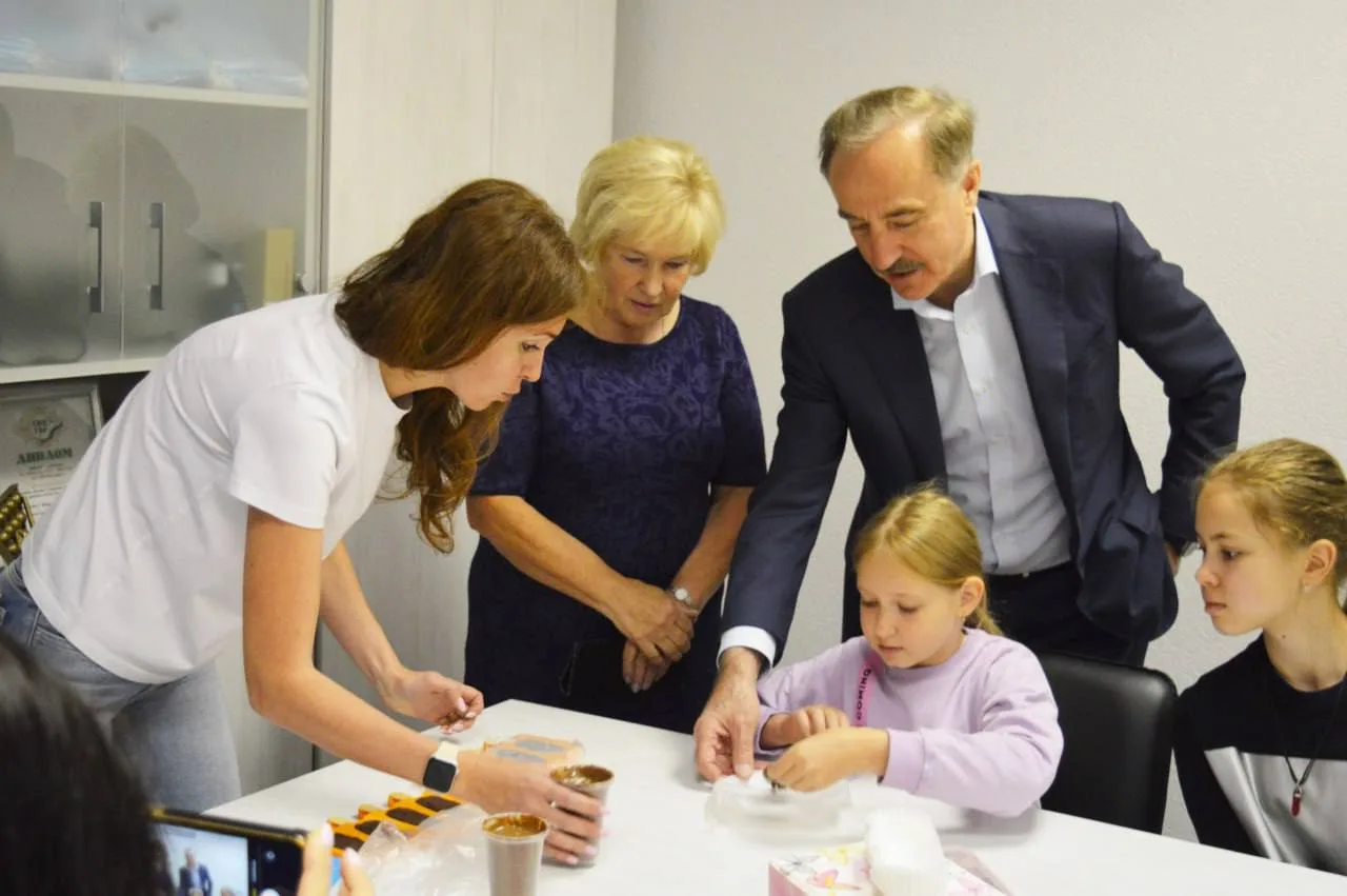 В Люберцах для детей мобилизованных организовали мастер-класс по приготовлению пирожных