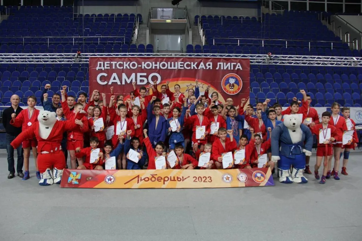 Семь золотых медалей завоевали спортсмены Люберец на соревнованиях «Лиги самбо»