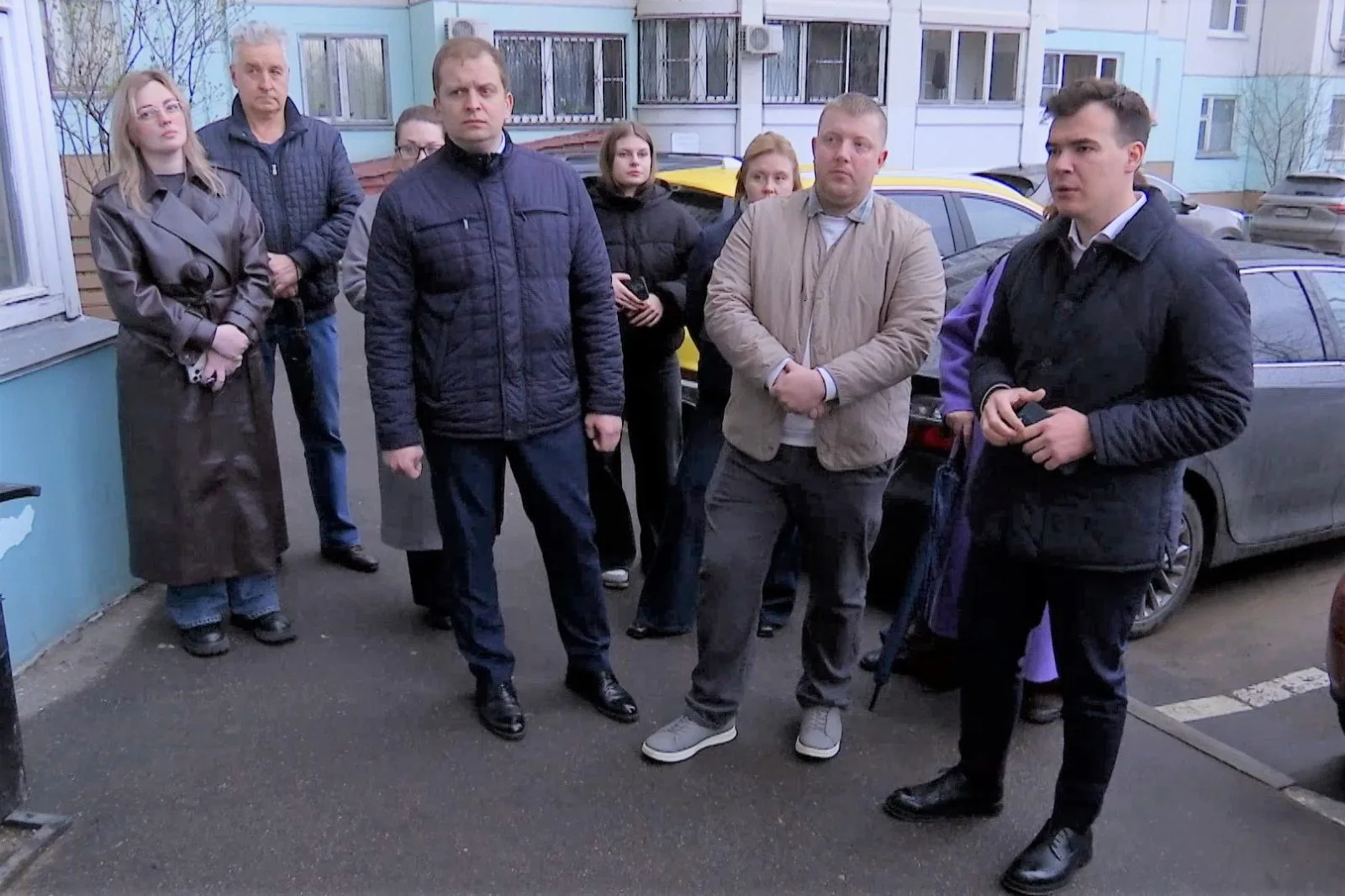 Содержание придомовой территории и работу лифтов обсудили на встрече с жителями поселка Октябрьский