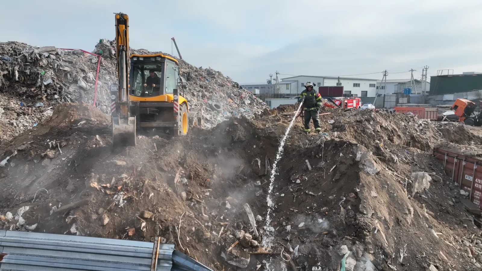 Источник неприятного запаха устраняют в деревне Островцы городского округа Люберцы