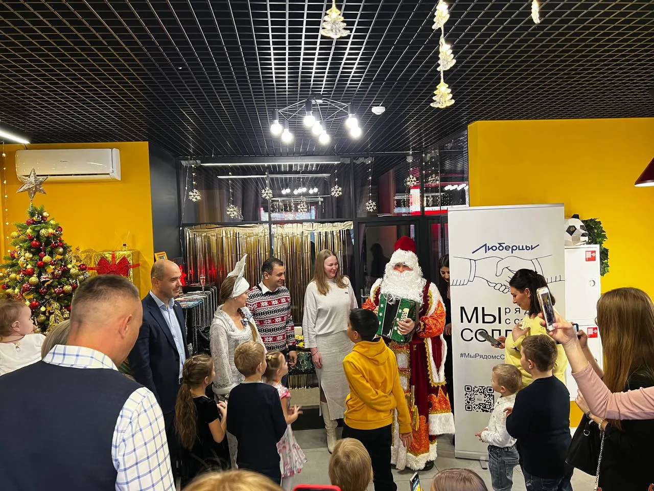 Партийцы Люберец организовали новогодний праздник для детей мобилизованных