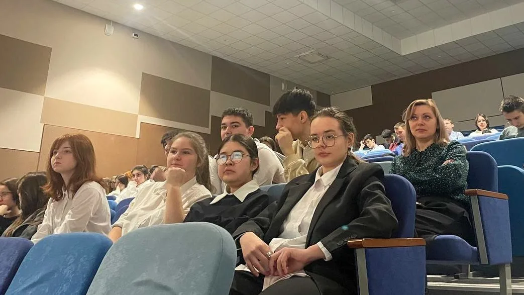 Молодогвардейцы провели лекцию об экологии для лицеистов Люберец