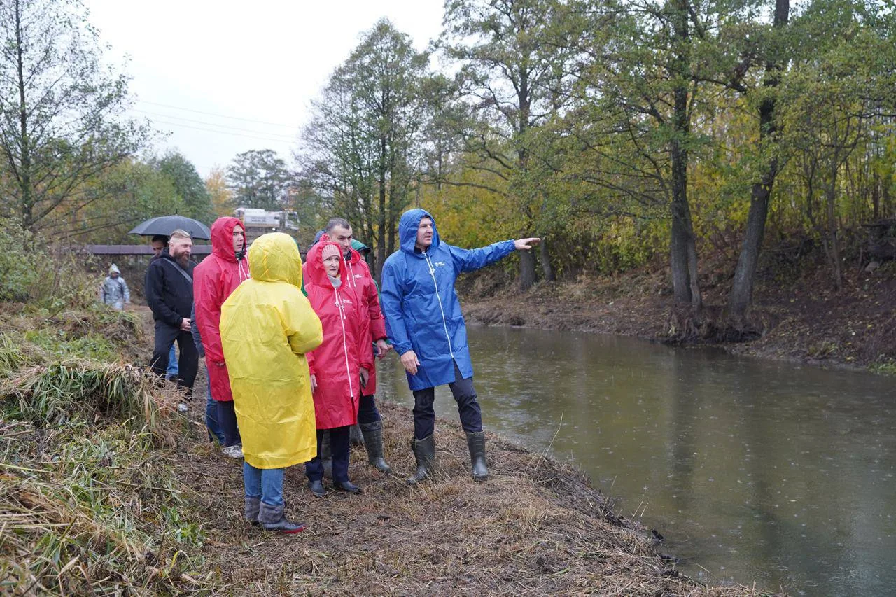 Владимир Волков проверил расчистку реки Чернавки в деревнях Люберец