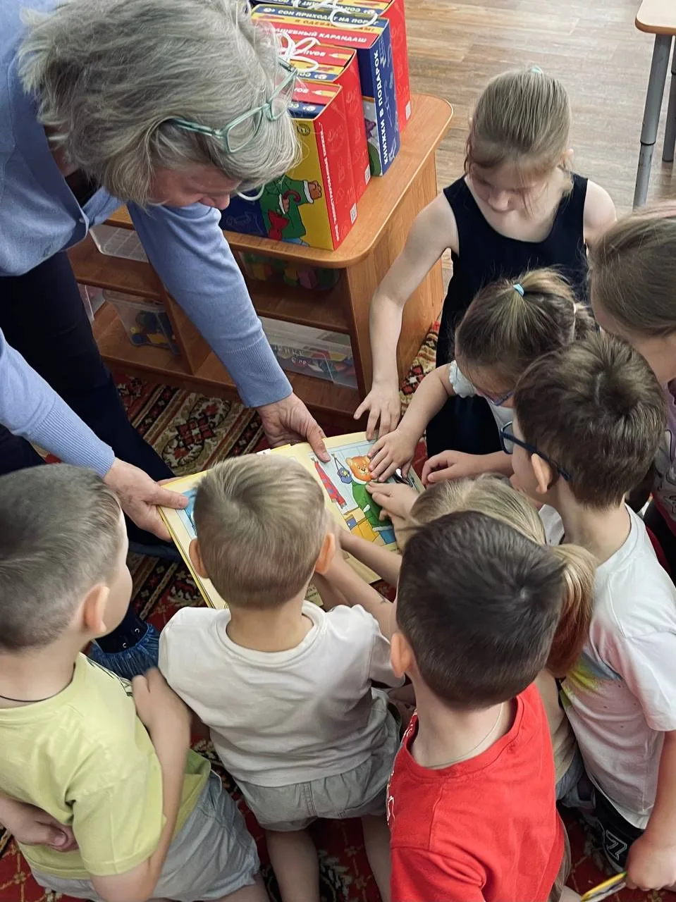 В Люберцах дети с нарушением зрения получили интерактивные книги