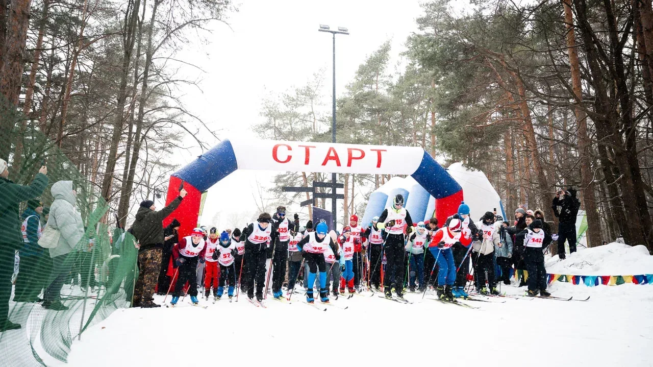 Более 500 спортсменов объединила «Люберецкая лыжня» в лесопарке «Чемпион»