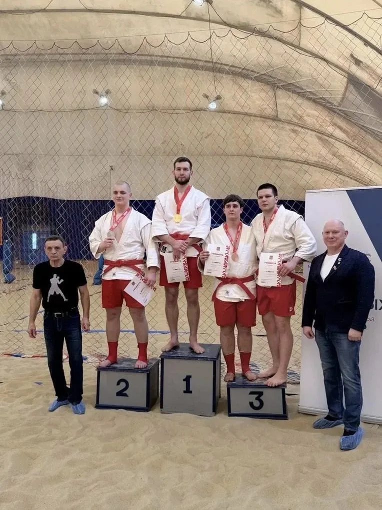 Спортсмен из Люберец стал чемпионом Московской области по пляжному самбо