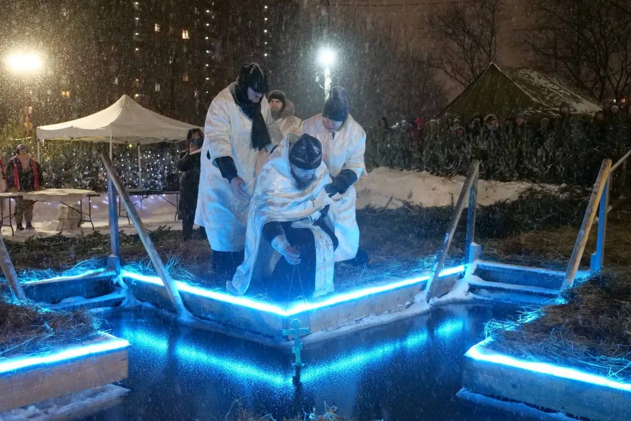 Владимир Волков поздравил жителей Люберец с Крещением