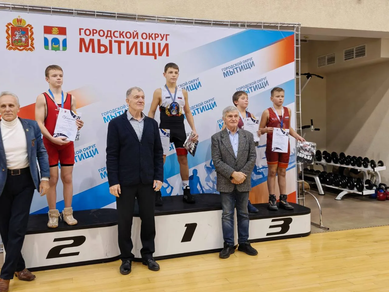 Серебряную и бронзовую медали завоевали спортсмены Люберец на турнирах по греко-римской борьбе