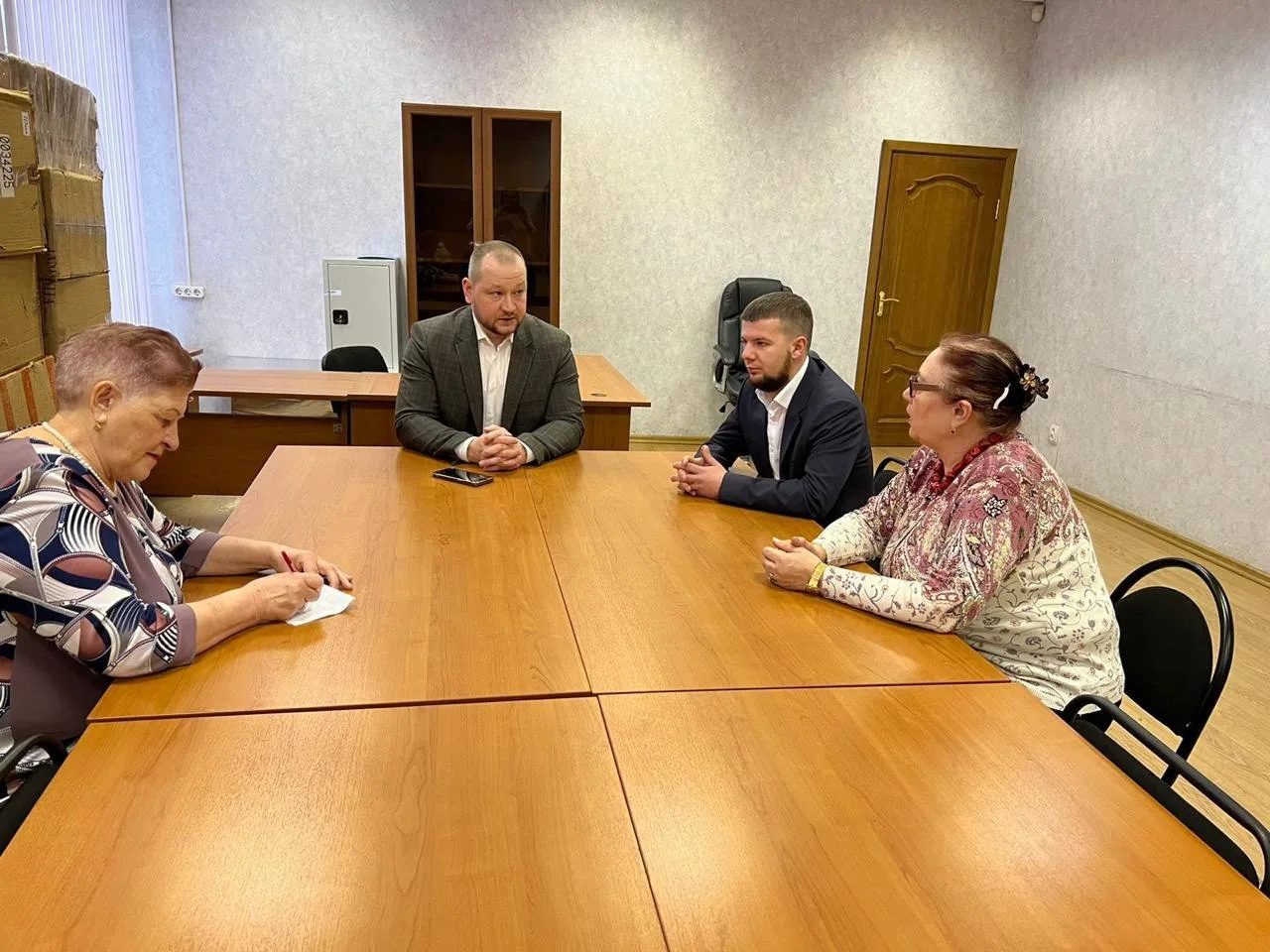 Партийцы провели совещание с обществом инвалидов из Люберец