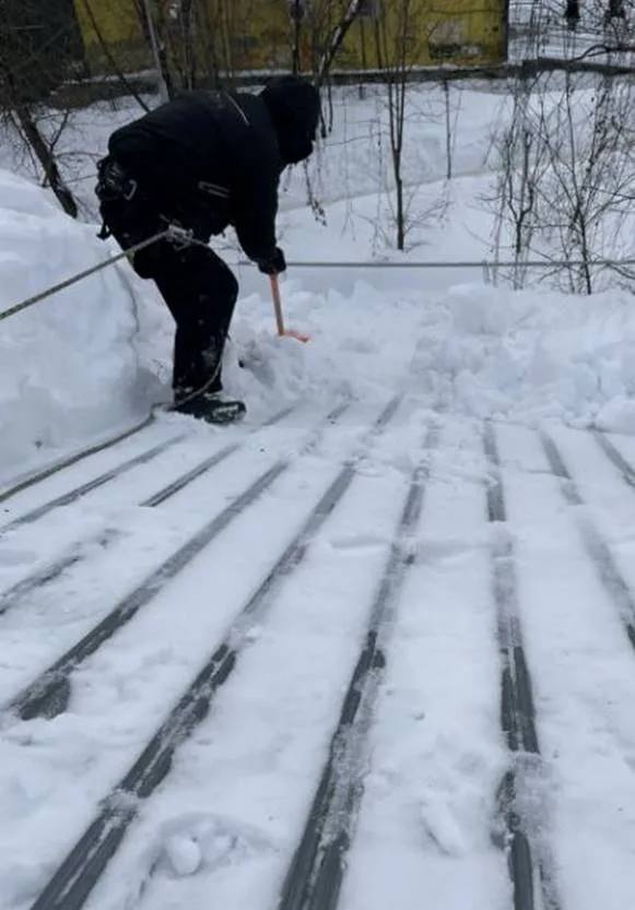 Более 900 кровель очистили коммунальщики Люберец от снега и наледи
