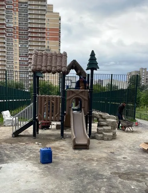 В Люберцах до конца сентября завершат модернизацию детских площадок в 16 дворах