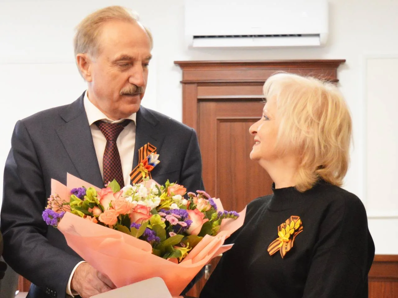 Партийцы поздравили люберецких журналистов с Днём радио