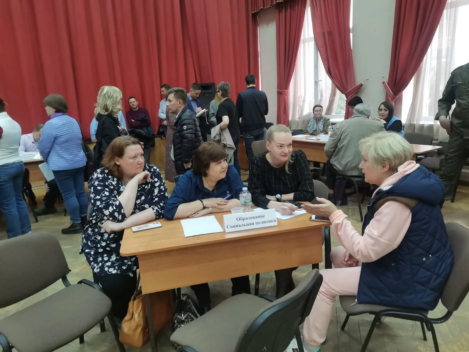 В Люберцах провели встречу с жителями в формате выездной администрации