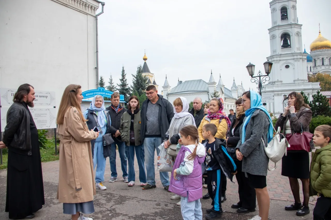 Для семей участников СВО из Люберец организовали экскурсию в Николо-Угрешском монастыре