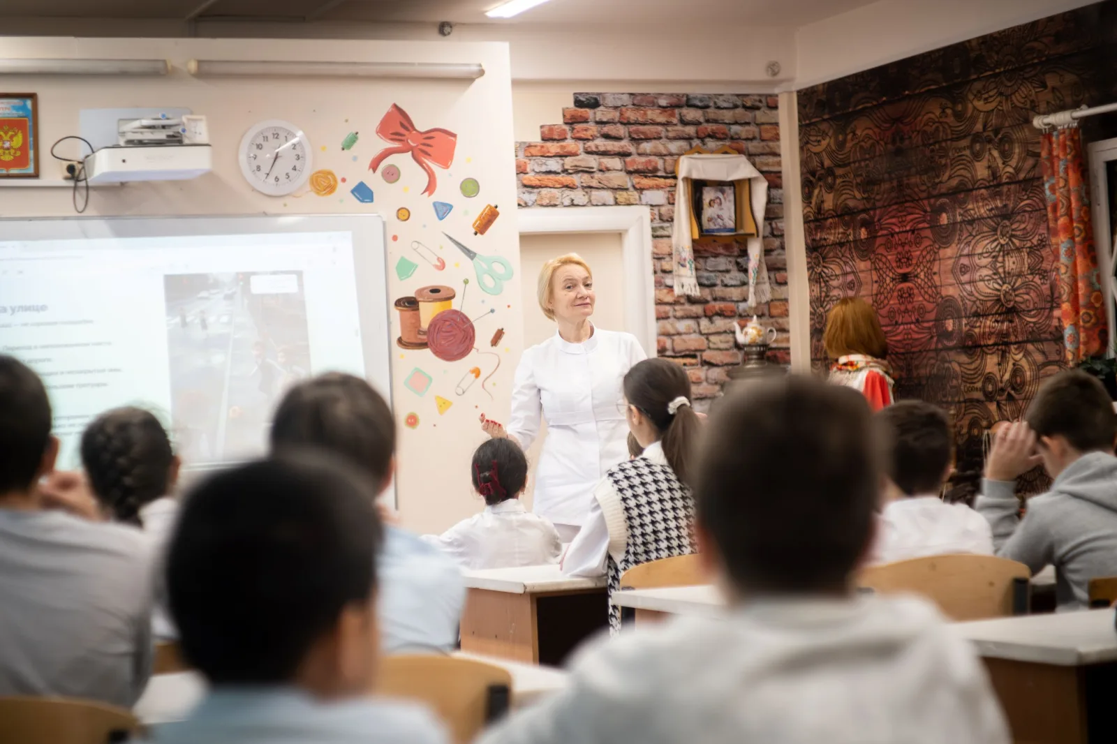 Представители «Единой России» провели для люберецких школьников урок безопасности