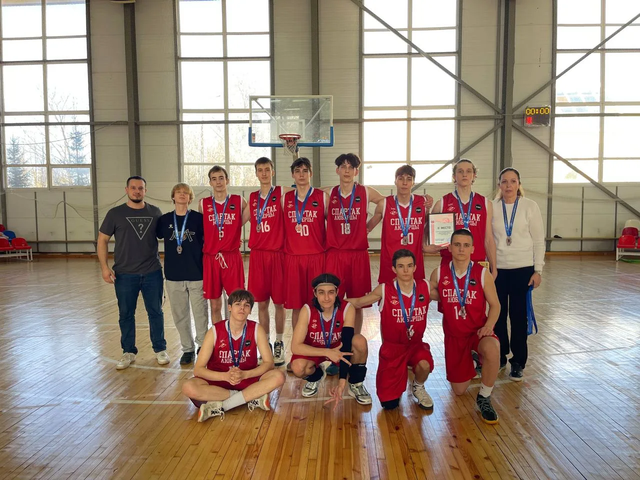 Спортсмены Люберец завоевали серебряную медаль первенства Московской области по баскетболу