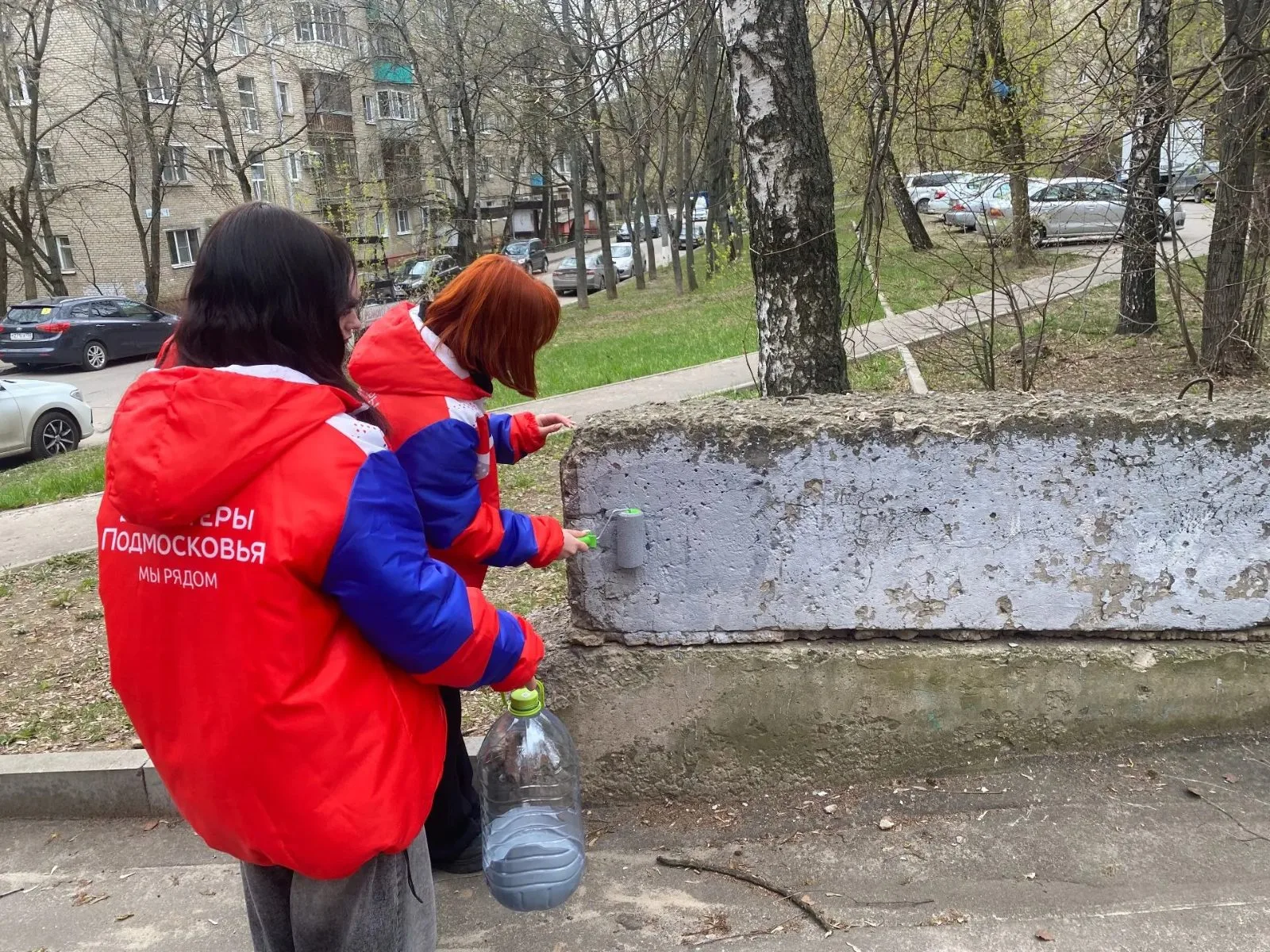 Дзержинские волонтёры приняли участие во всероссийском субботнике «Мы за чистоту»