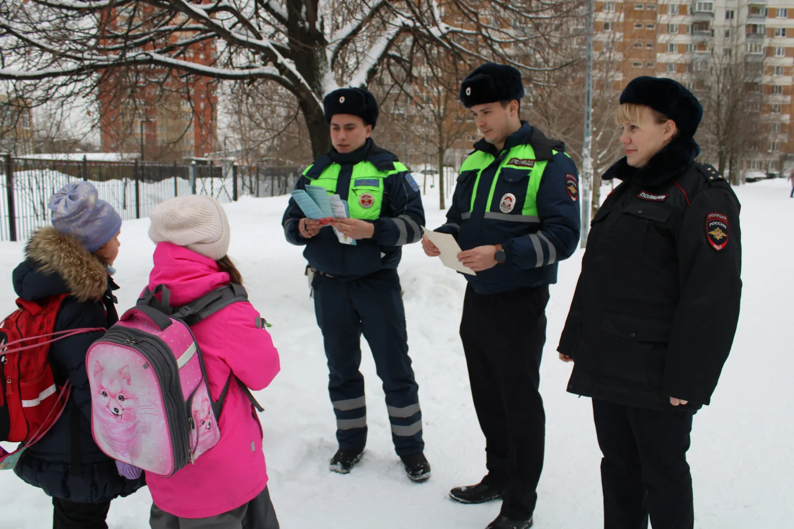 Полицейские Люберец рассказали детям о правилах безопасного передвижения во дворе