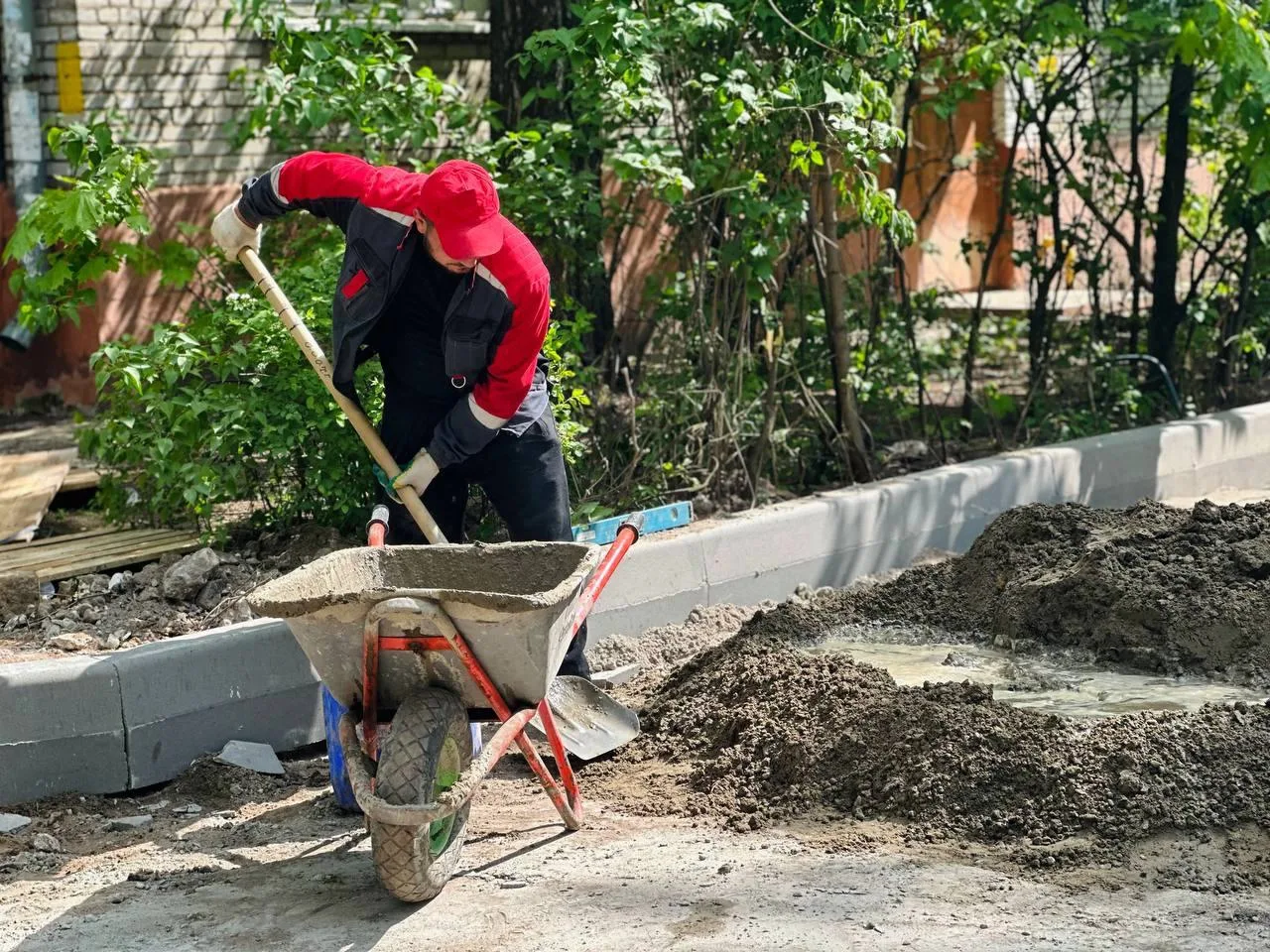 Почти 30 дворовых территорий благоустроили в Люберцах в этом году