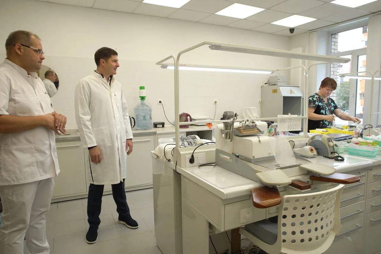 Владимир Волков ознакомился с работой обновленной стоматологической поликлиники Люберец