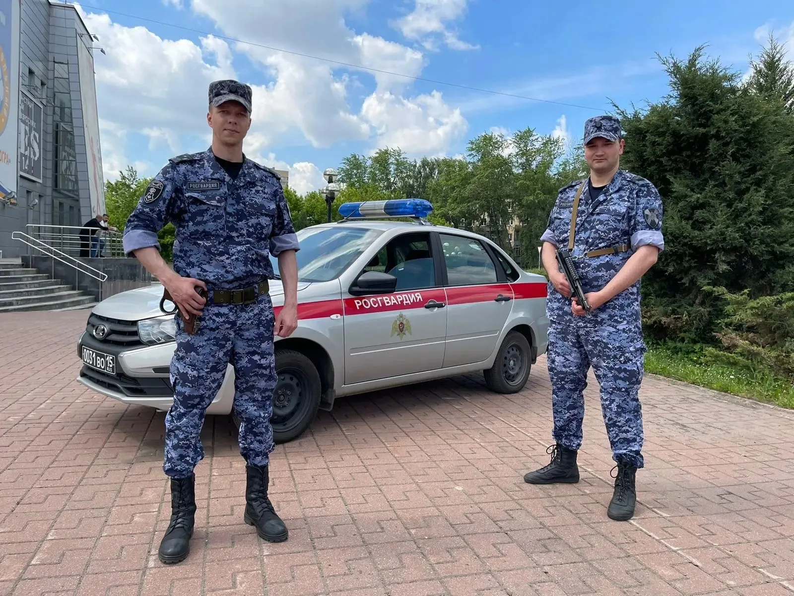 Росгвардейцы Люберец задержали подозреваемых в краже элитного алкоголя