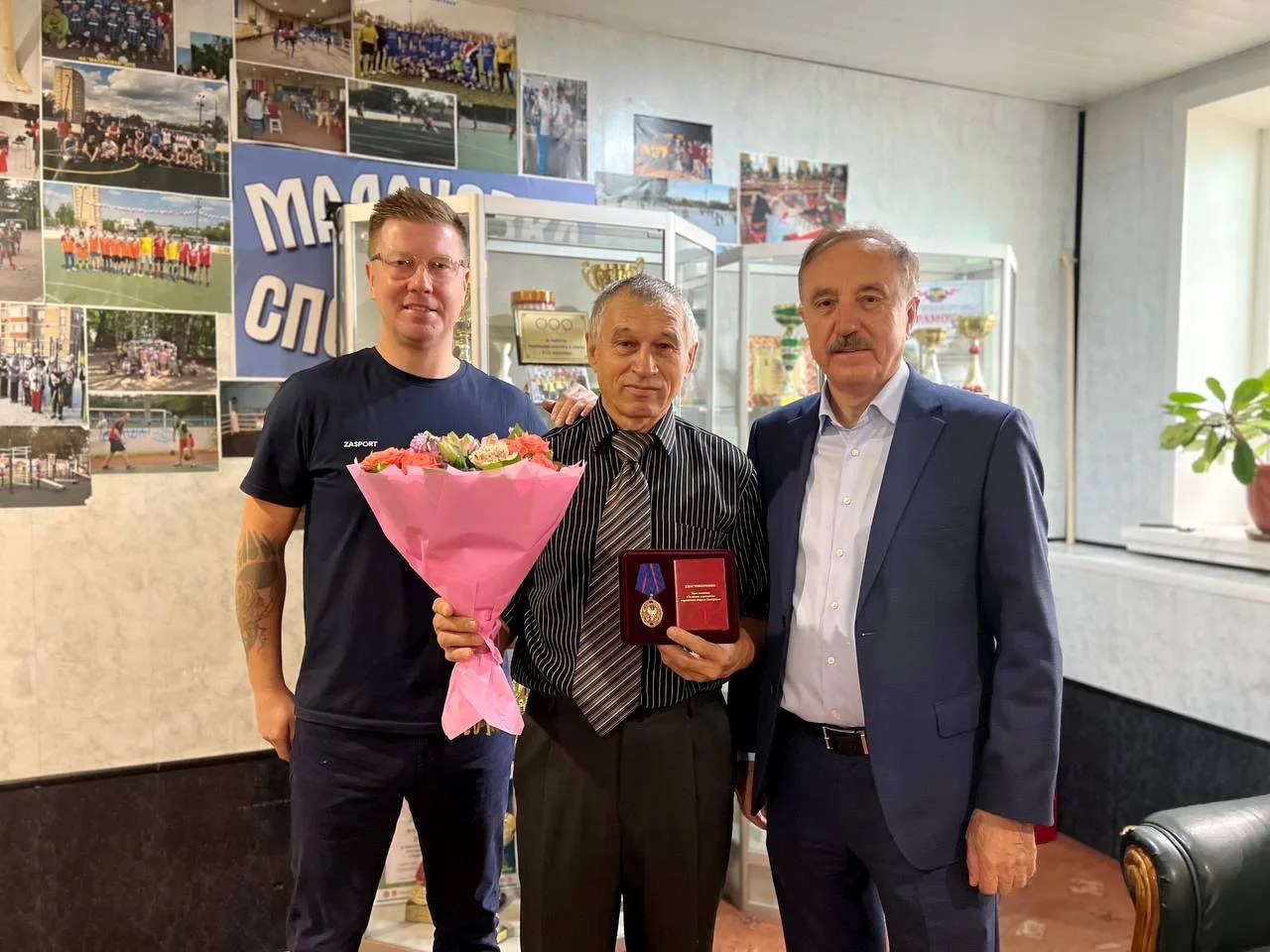 Владимир Ружицкий поздравил с 70-летием руководителя стадиона «Труд» в Малаховке