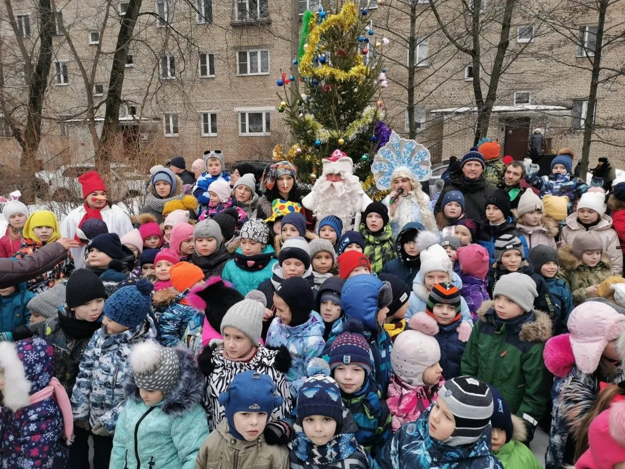 Более 60 юных жителей Люберец поучаствовали в новогоднем празднике во дворе