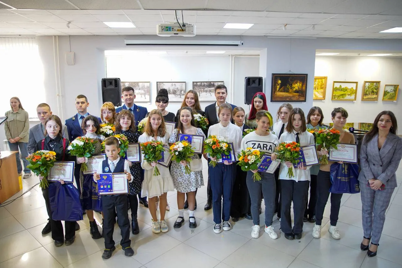 Владимир Волков поздравил победителей художественного конкурса «Прокуратура глазами детей»