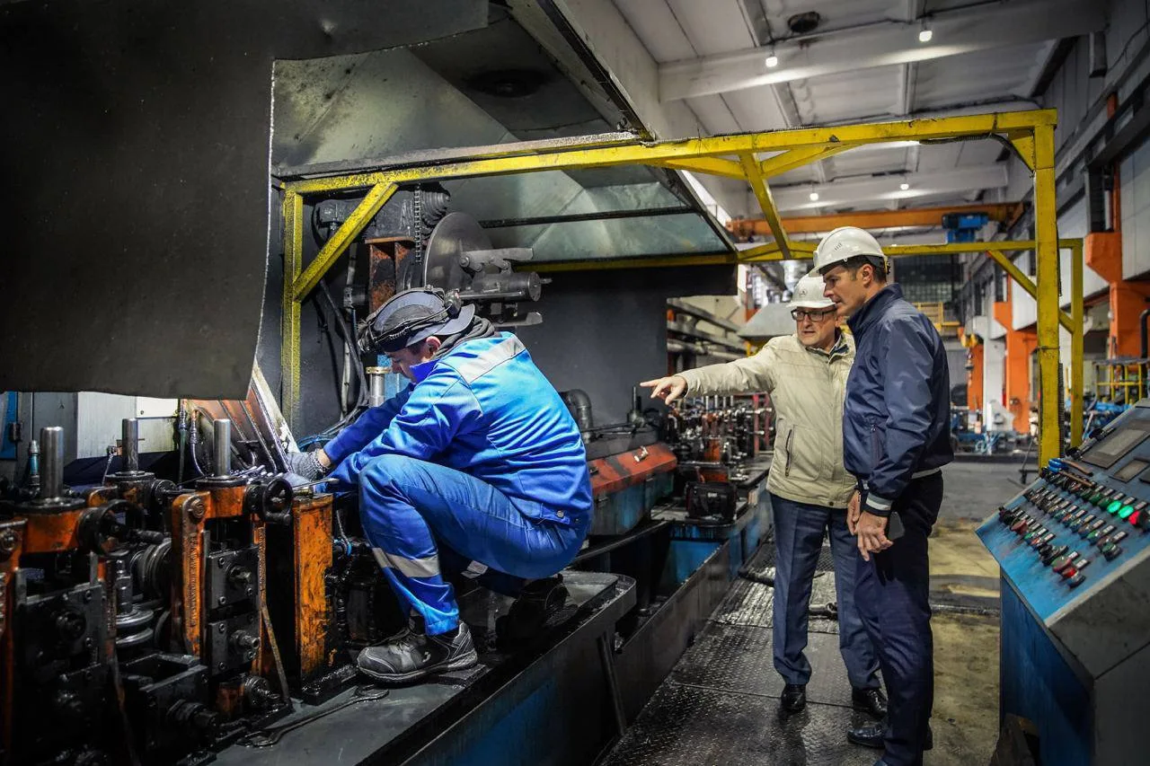 Владимир Волков посетил в Люберцах предприятие по производству труб и металла