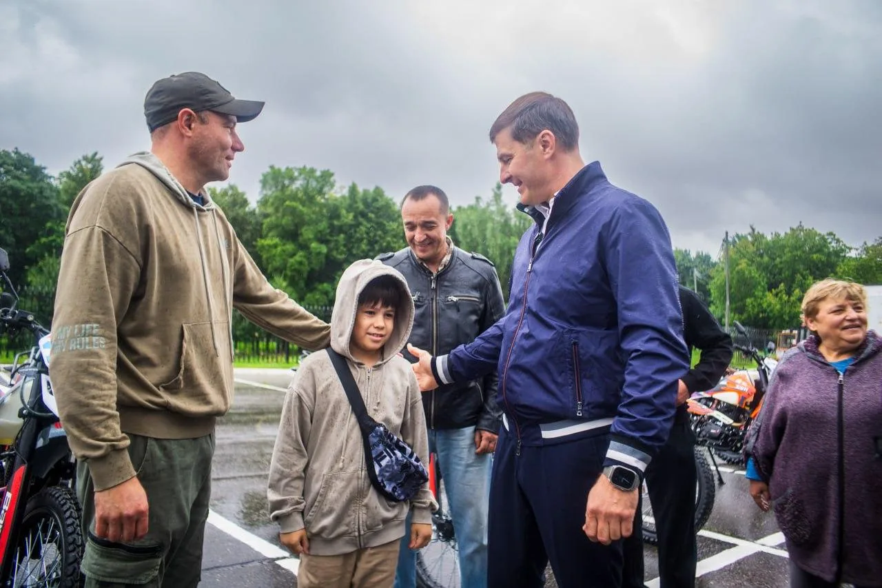 Еще 10 мотоциклов для передвижения по бездорожью передали из Люберец в зону проведения СВО