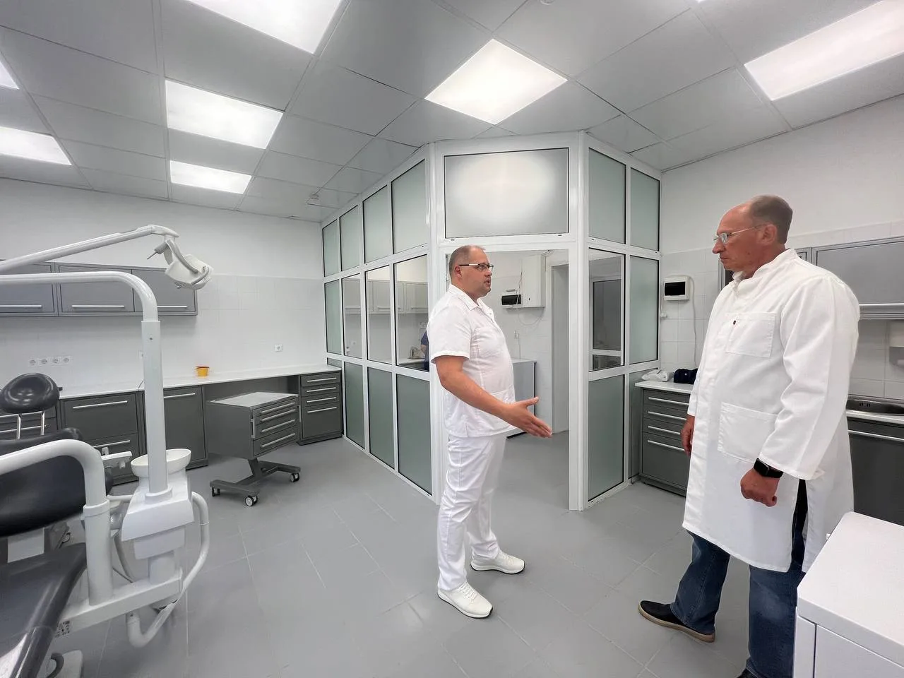 Игорь Коханый проверил ход ремонтных работ в стоматологии Люберец