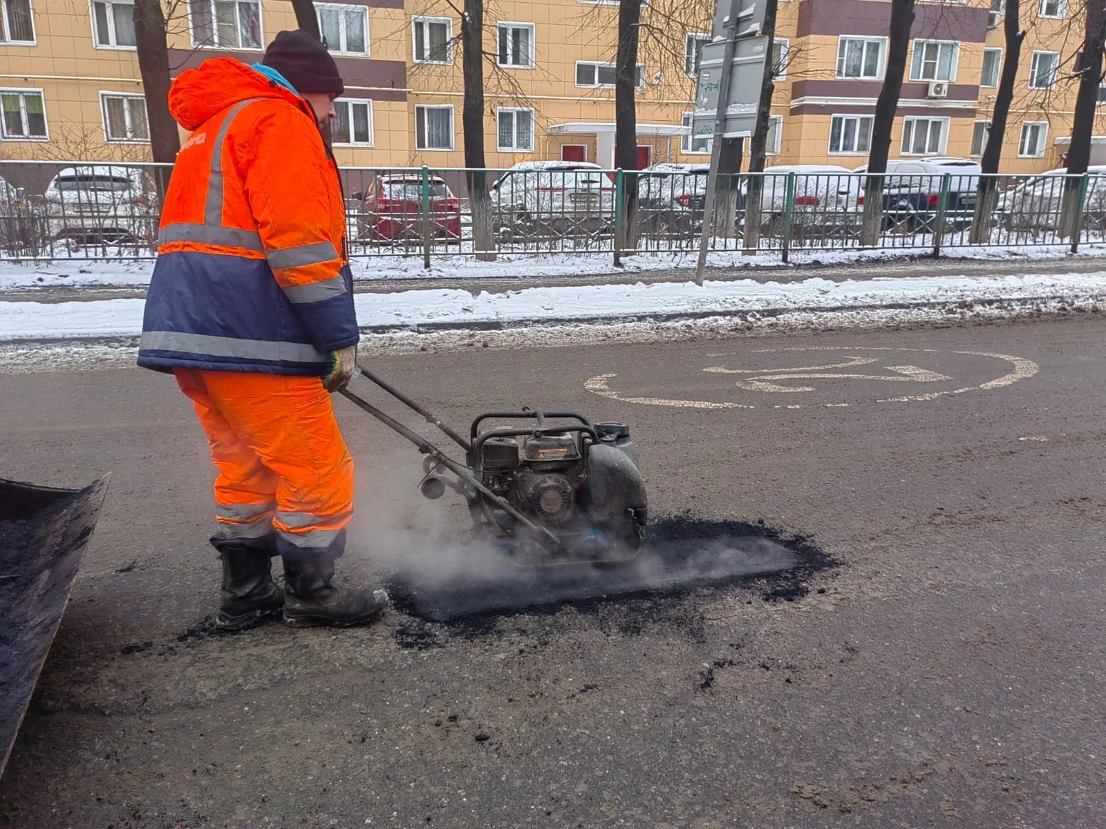 Почти 60 ям устранили на дорогах Люберец за неделю