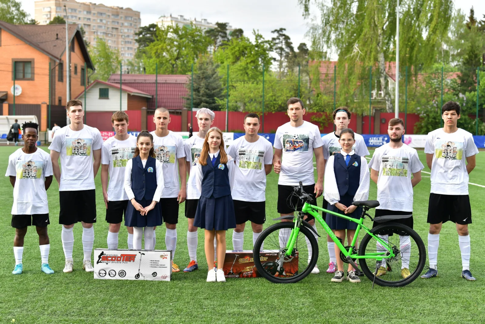 Победителю конкурса «Моя футбольная команда, мои Люберцы» вручили велосипед