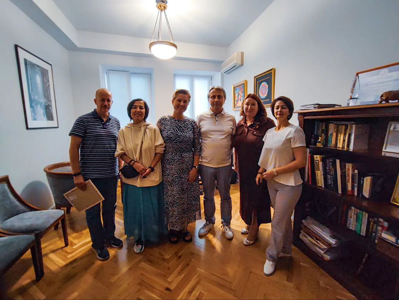 Депутат Люберец вручила благодарности руководству театра за поддержку семей участников СВО