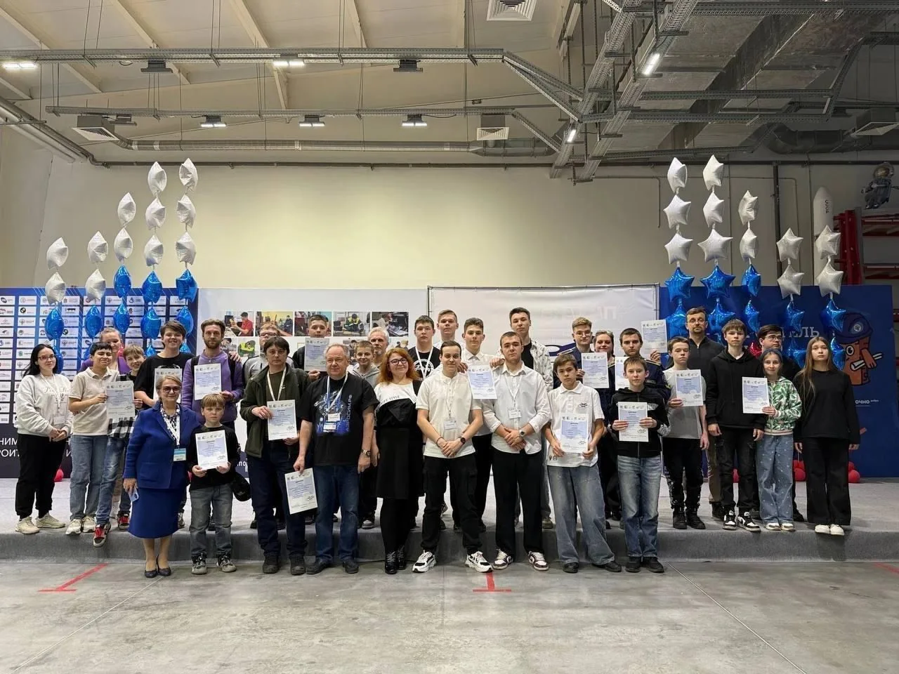 Сразу три первых места заняли школьники Люберец на областном турнире по беспилотным авиационным системам