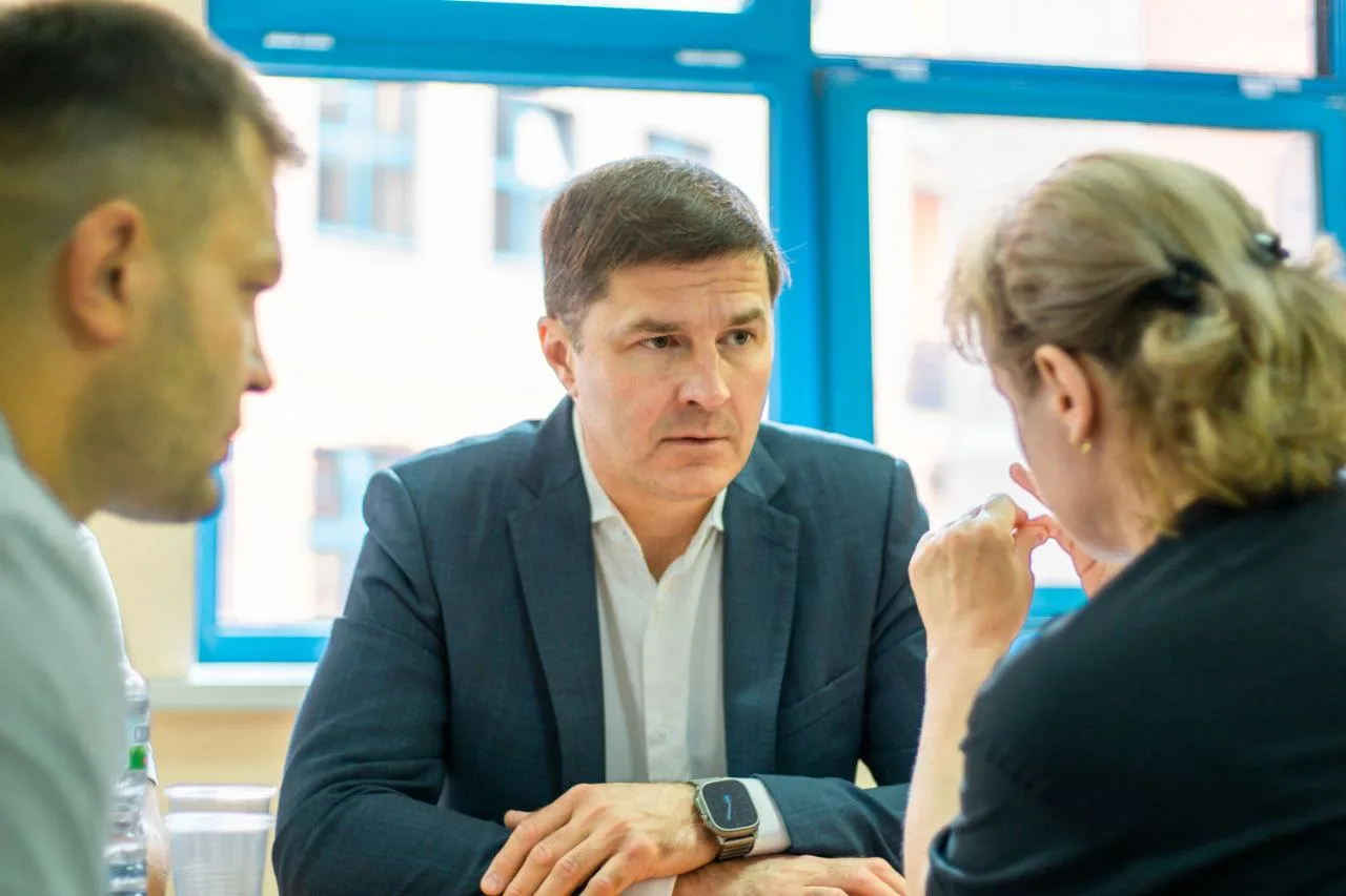 Встреча с жителями в формате выездной администрации состоялась в Дзержинском