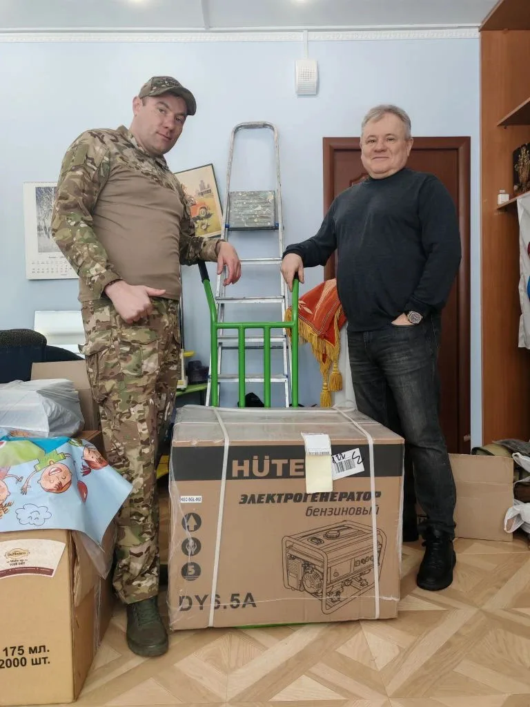 Генератор и средства связи передали из Люберец бойцам на передовую