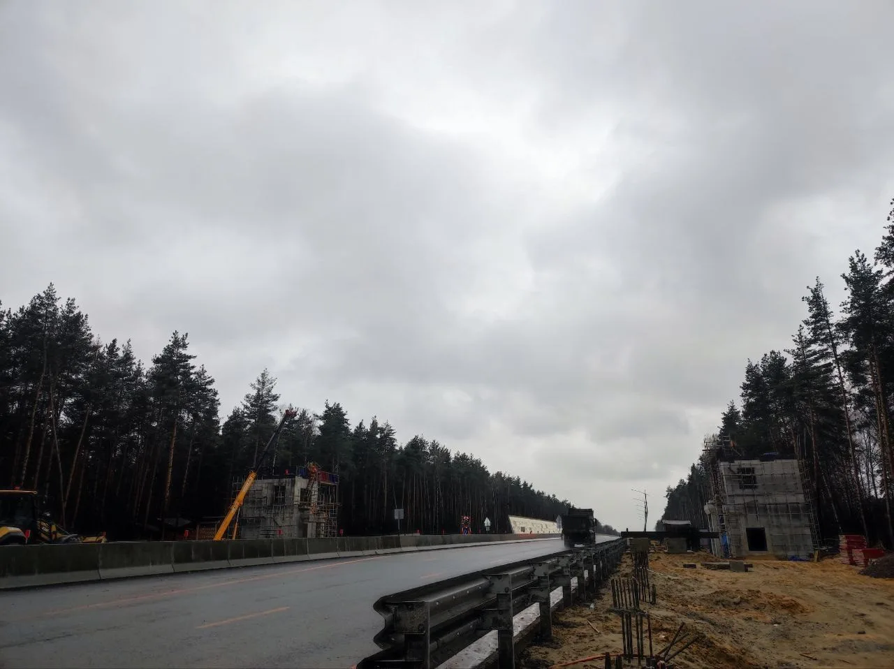 Надземный переход через Южно-Лыткаринскую автодорогу откроют в Люберцах в III квартале 2026 года