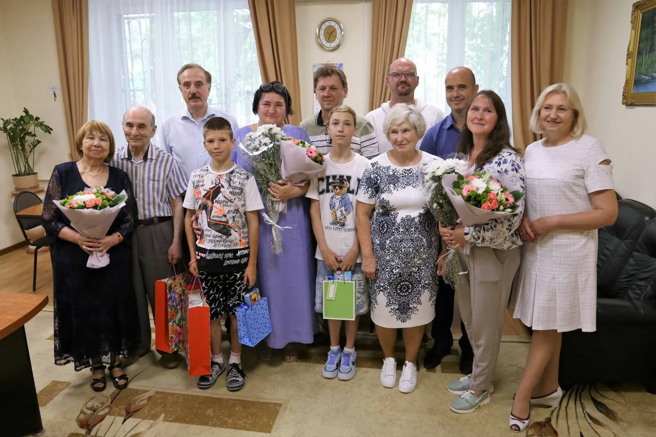 Депутаты Люберец поздравили юбиляров и многодетные семьи с праздником