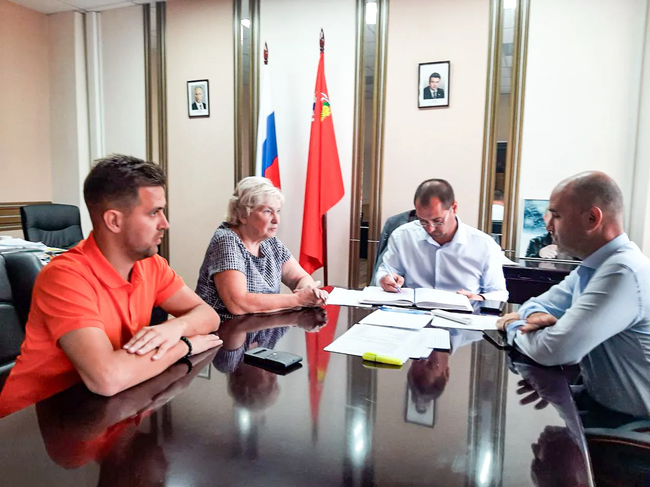 Лидия Антонова обсудила с заместителем главы округа вопросы ЖКХ