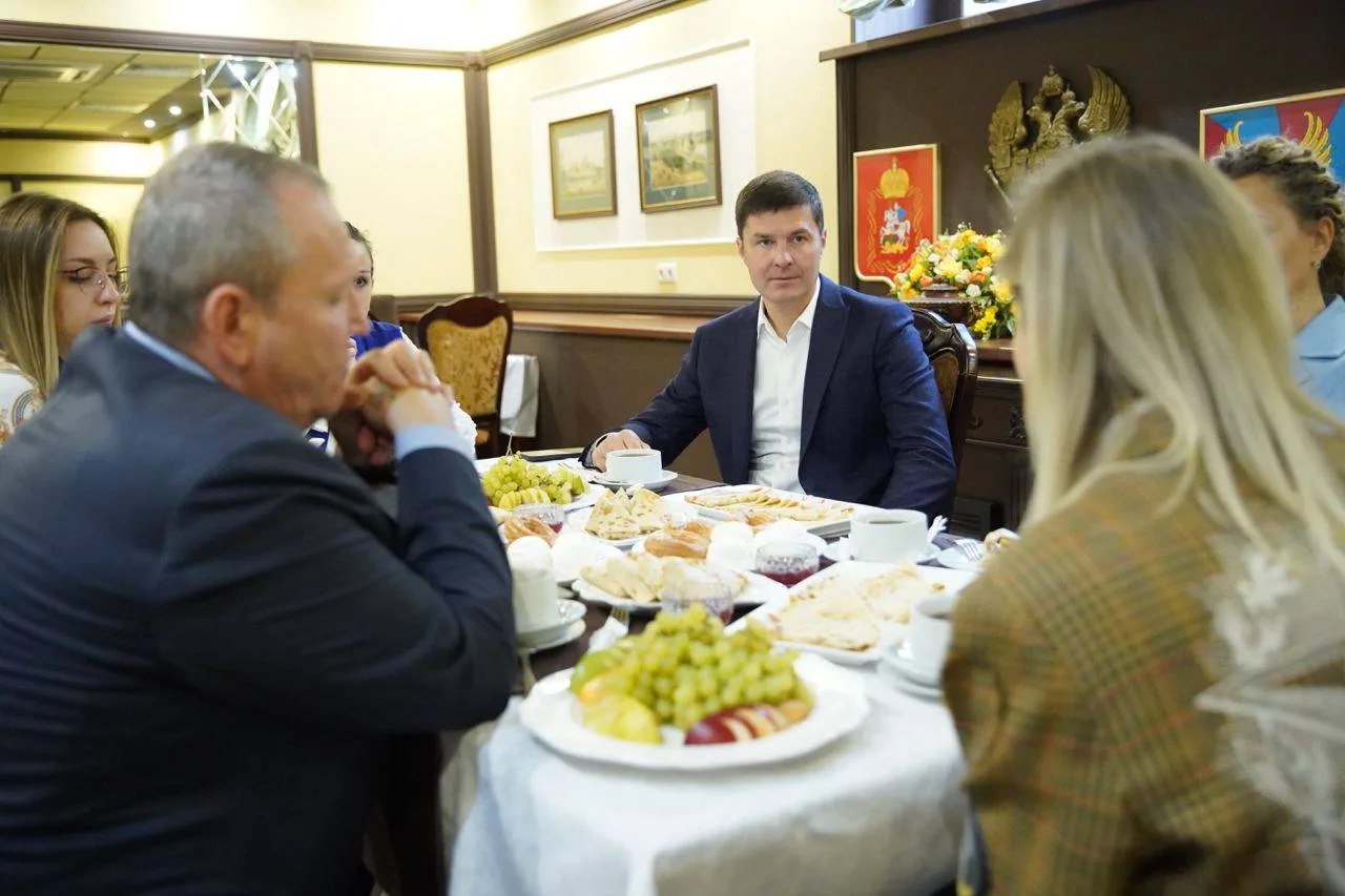 Владимир Волков в Люберцах встретился с координатором фонда поддержки ветеранов СВО