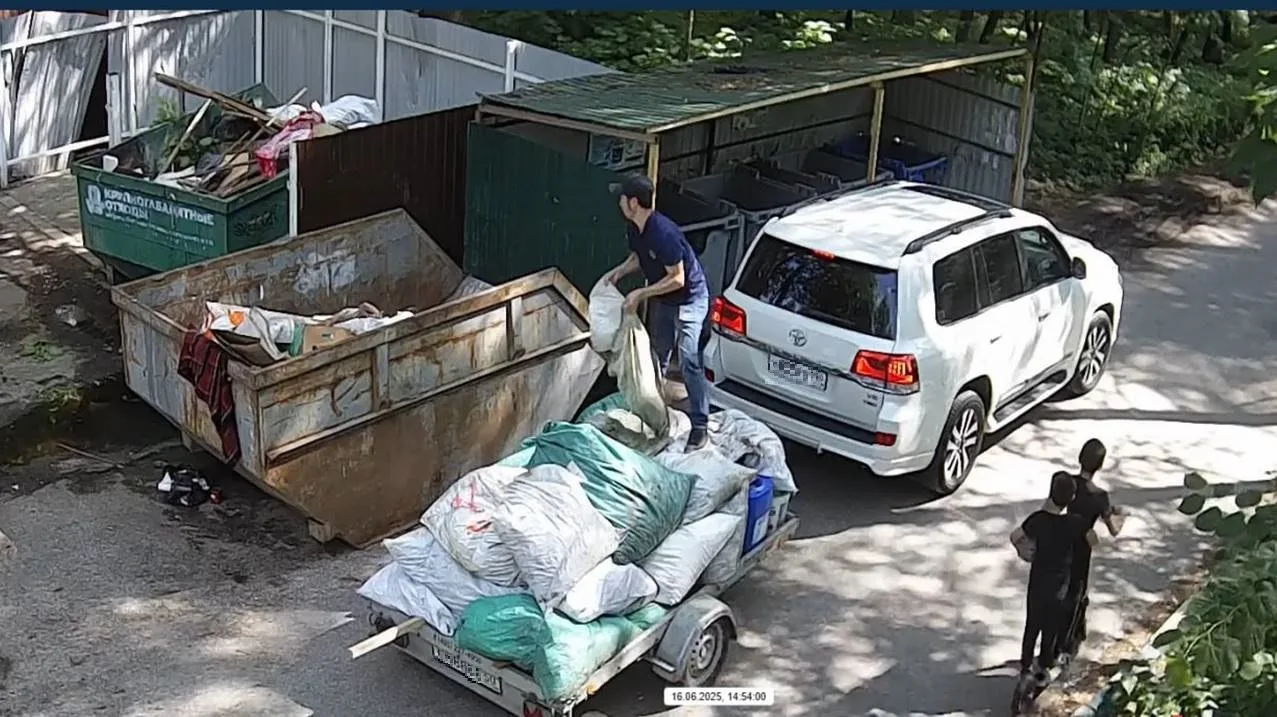 Более 60 нарушений сброса отходов в контейнеры выявили в поселках Люберец во 2 квартале