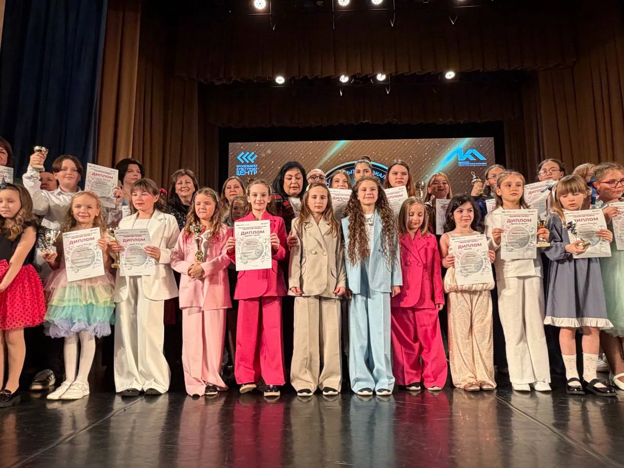 Юная вокалистка из Дзержинского завоевала Гран-при конкурса «Золотой голос»