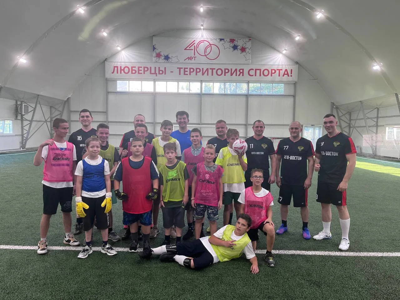 Команда ребят из Курска сыграла в футбол с Люберецкой прокуратурой