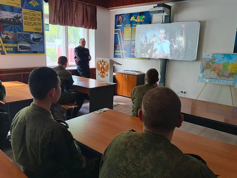 Полицейские Люберец провели встречу с военнослужащими