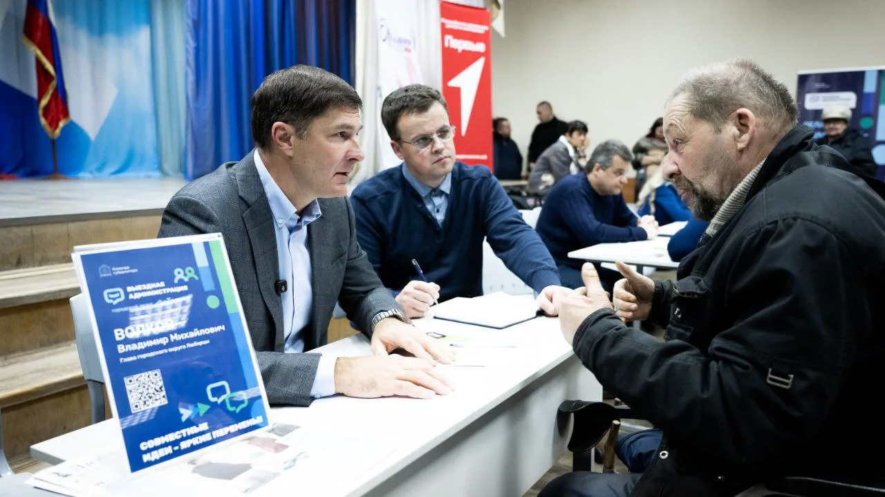 Современную поликлинику для взрослых и детей откроют в Октябрьском в начале 2026 года